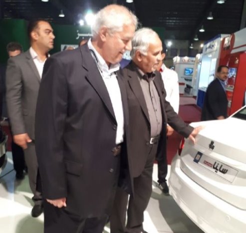 بازدید رئیس هیات مدیره گروه سایپا از نمایشگاه خودرو یزد