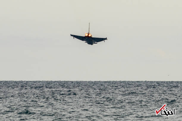عکس/ لحظه سقوط جنگنده یورو فایتر ایتالیا در دریا