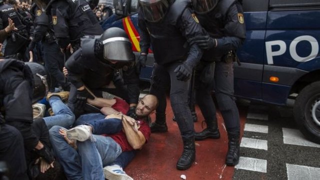 همه‌پرسی کاتالونیا؛ درگیری‌ها بیش از ۴۶۰ زخمی به جا گذاشت