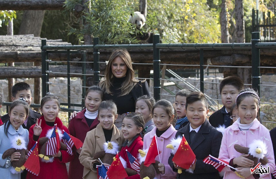 عکس/ هدیه همسر ترامپ به کودکان چینی