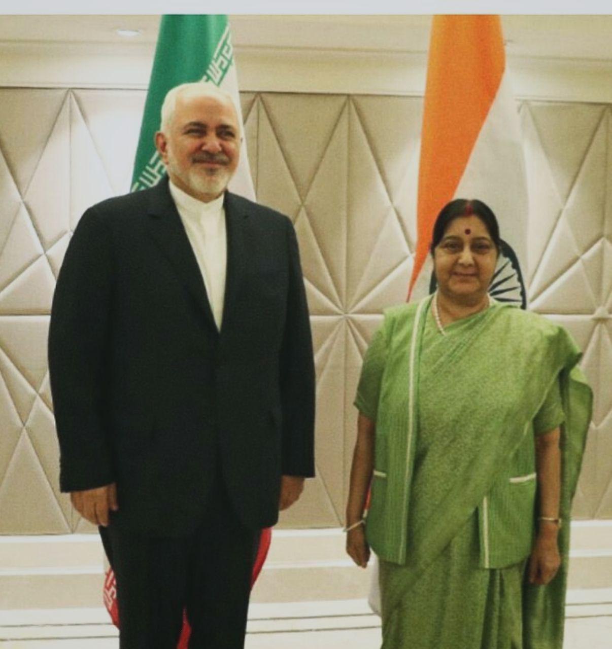 گفت‌و‌گوی تلفنی ظریف و وزیر خارجه هند در مورد روابط دوجانبه