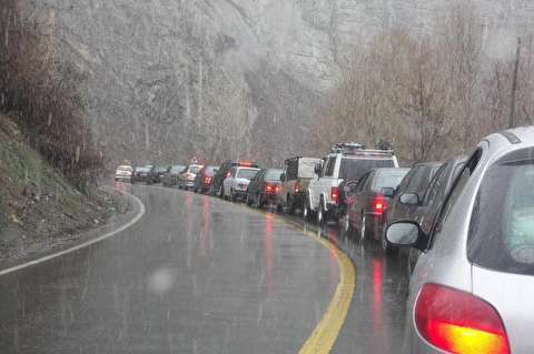 باران، ۴ جاده را مسدود کرد / ترافیک سنگین در آزادراه کرج- قزوین