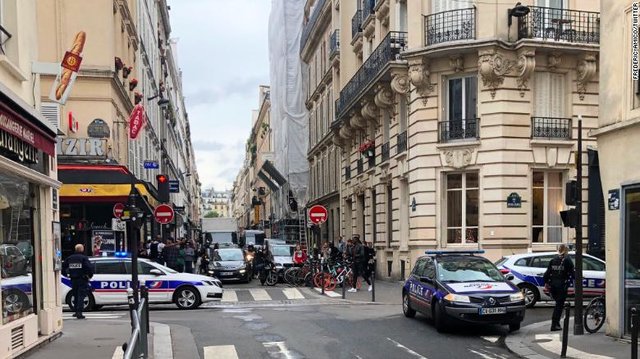 واکنش ایران به حادثه گروگان‌گیری در فرانسه / سفارت ایران در پاریس آماده کمک و همکاری با دولت است