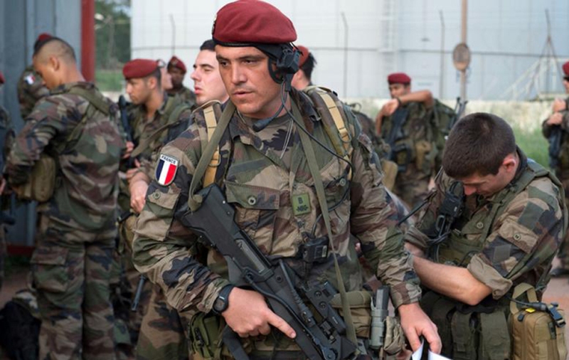 فرانسه برای کمک به متجاوزان،  نیروی ویژه به یمن اعزام کرد