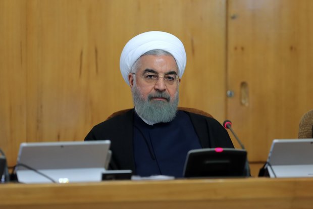 روحانی در جلسه هیات دولت: کمک به زلزله زدگان کار ملی بود / از چهره‌های ورزشی، فرهنگی و علمی که به میدان آمدند تشکر می کنم