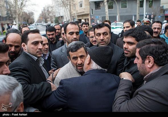 تصاویر : مجلس ترحیم مادر احمدی‌ نژاد