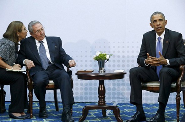 تصاویر : دیدار تاریخی کاسترو و اوباما