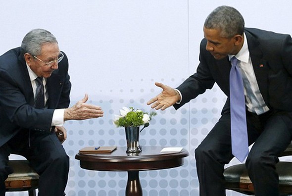 تصاویر : دیدار تاریخی کاسترو و اوباما
