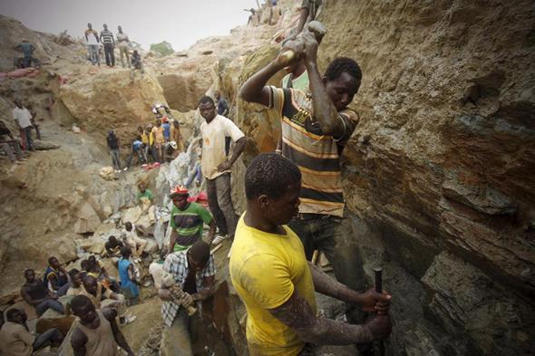 تصاویر : استخراج طلا در ساحل عاج