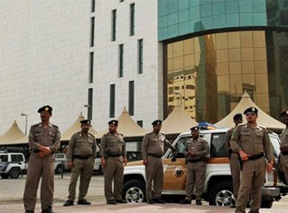 حکم دادگاه عربستان برای دو مامور خاطی فرودگاه جده: 4 سال زندان و هزار ضربه شلاق!