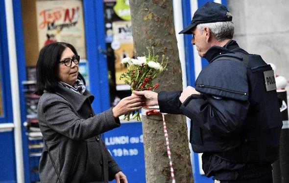 تصاویر : پاریس در روز بعد از حادثه