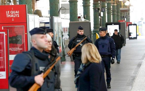 تصاویر : پاریس در روز بعد از حادثه