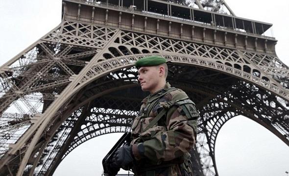 تصاویر : پاریس در روز بعد از حادثه