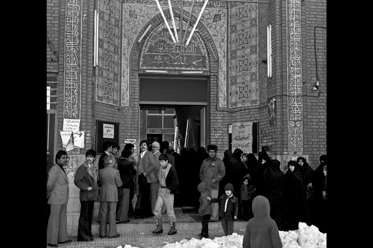 تصاویر : نخستین دوره انتخابات ریاست جمهوری در ایران 5 بهمن 1358