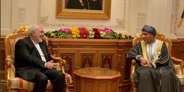 ظریف: ایران و عمان روابط صمیمانه‌ای دارند / ما در کنار سلطنت عمان باقی خواهیم ماند