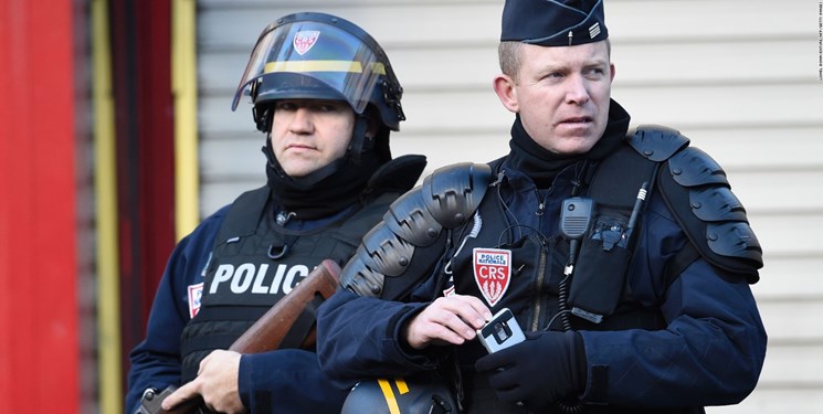 حمله با سلاح سرد به یک مرکز پلیس فرانسه