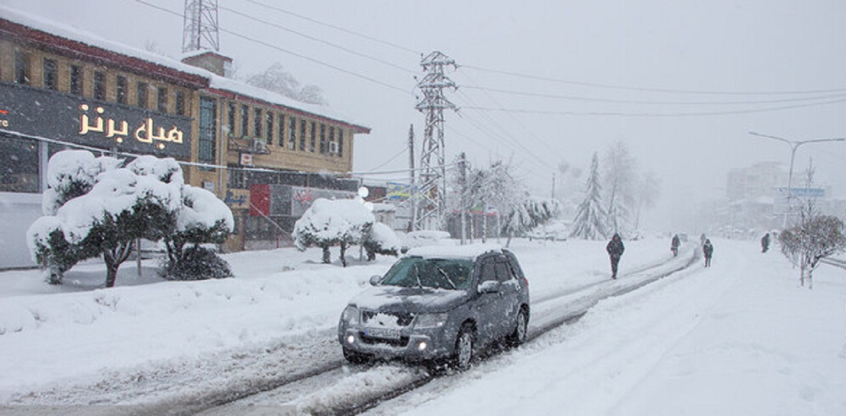 پلیس راهور ناجا: بارش برف در جاده‌های سه استان / لزوم به همراه داشتن زنجیر چرخ