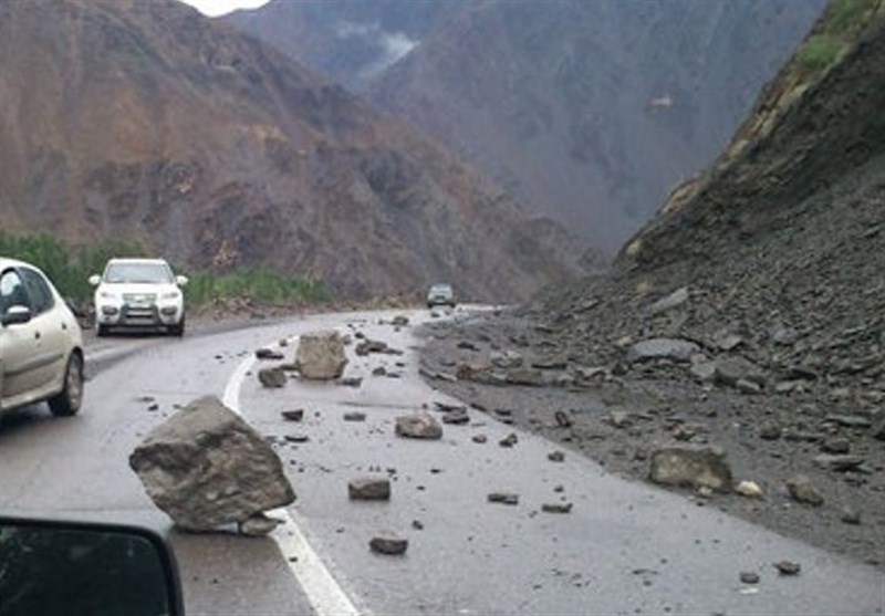 احتمال ریزش کوه در جاده‌ها و گردنه‌های کوهستانی استان اردبیل؛ بارش باران تا فردا تداوم دارد