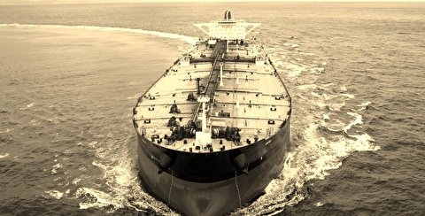 رویترز: در این ماه نزدیک به یک میلیون بشکه نفت ایران در روز به چین می‌رسد؛ معادل نیمی از حجمی که عربستان در دو ماه نخست امسال به پکن صادر کرده