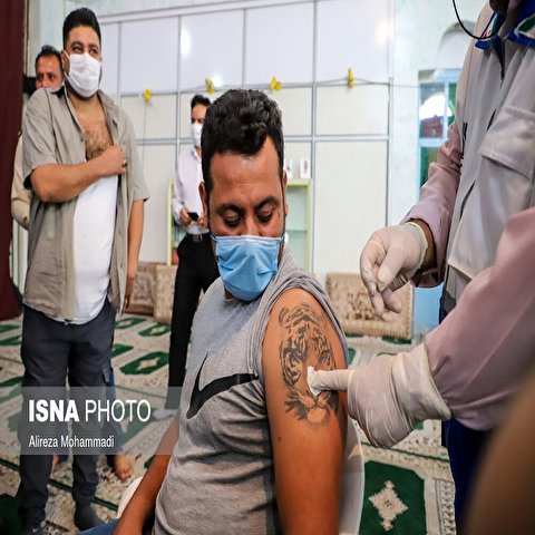 تصاویر: آغاز واکسیناسیون کارکنان سازمان آرامستان‌های اهواز