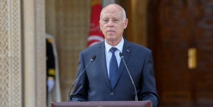 رئیس‌جمهور تونس: برخی می‌گویند دیکتاتور شده ام؛ این طور نیست؛ من متن قانون اساسی را تدریس کرده‌ام / اقداماتم کودتا نبود؛ برای حفظ شاکله حکومت ضروری بود