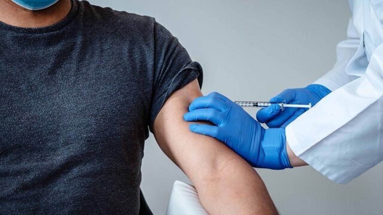 متخصص بیماری های عفونی: تاخیر در تزریق دوز دوم واکسن کرونا از اثر بخشی دوز اول کم نمی‌کند