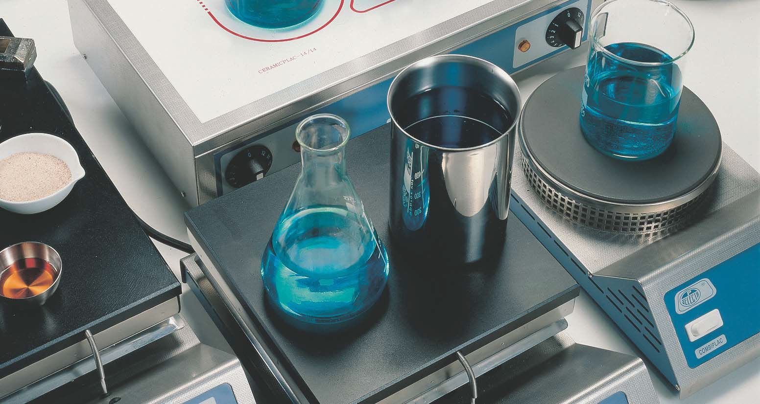 مقایسه هات پلیت با دیگر تجهیزات آزمایشگاهی مقایسه هات پلیت با دیگر تجهیزات آزمایشگاهی