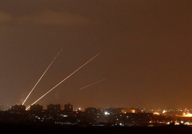 حمله راکتی به شهرک‌های مجاور نوار غزه / صدای آژیر خطر فعال شد