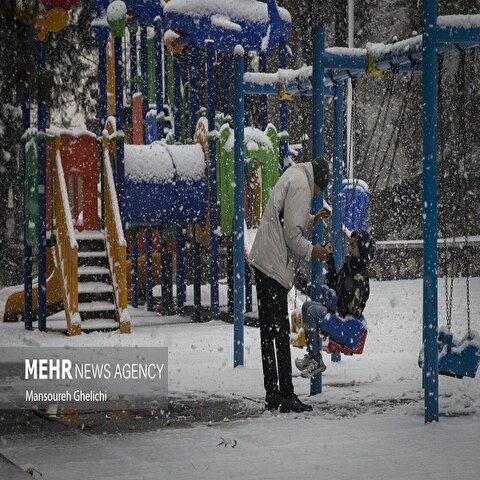 تصاویر: تداوم بارش برف و شادی مردم شاهرود