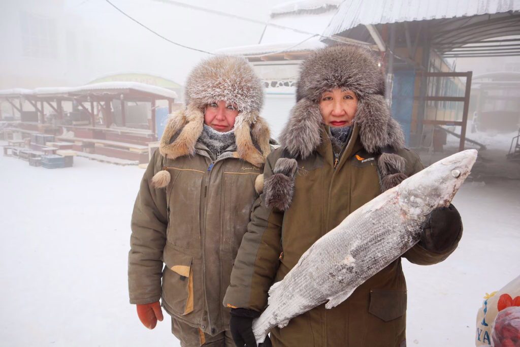 ساکنان سردترین شهر جهان با چه لباس هایی خود را از سرما حفظ می کنند؟