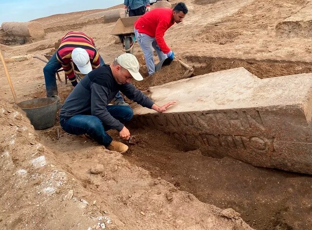 شگفتی‌های مصر باستان در ۲۰۲۲؛ از مومیایی‌هایی با زبان‌هایی از جنس طلا تا تونلی زیر یک معبد