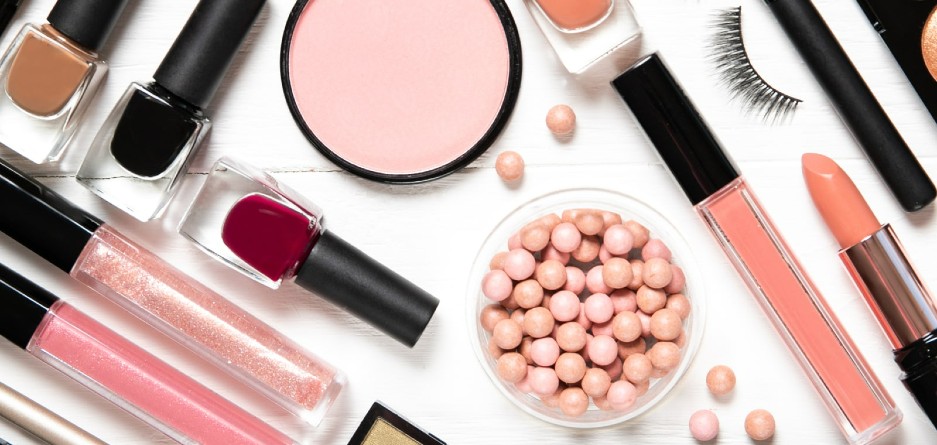 8+1 نکته برای داشتن آرایش ملایم مناسب افراد مبتدی 8+1 نکته برای داشتن آرایش ملایم مناسب افراد مبتدی