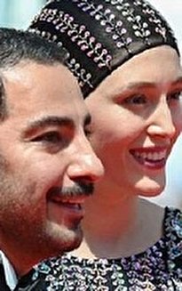 ویدیو / واکنش پیمان معادی به حرکت جنجالی نوید محمدزاده و فرشته حسینی در جشنواره کن