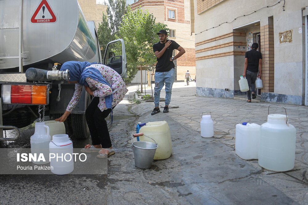 آبرسانی با تانکر در شهر همدان