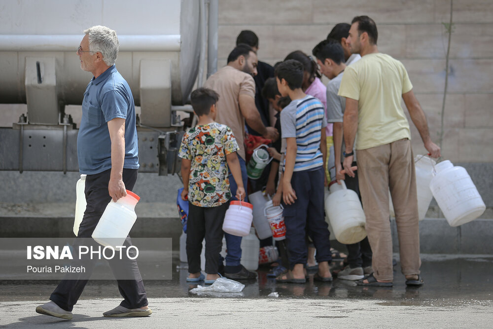 آبرسانی با تانکر در شهر همدان