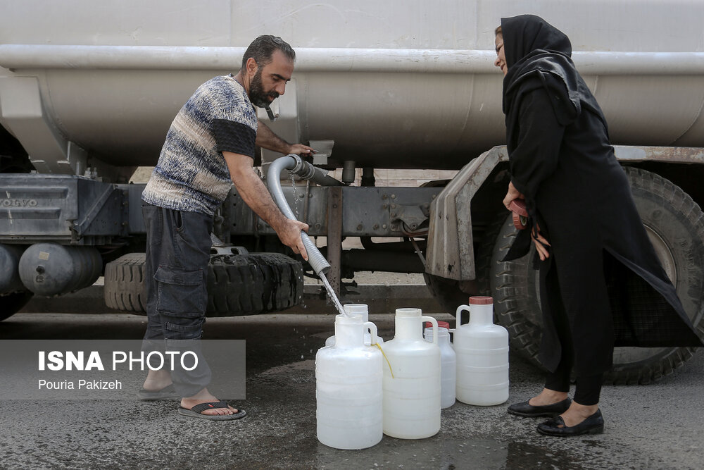 آبرسانی با تانکر در شهر همدان