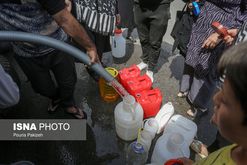 آبرسانی با تانکر در شهر همدان