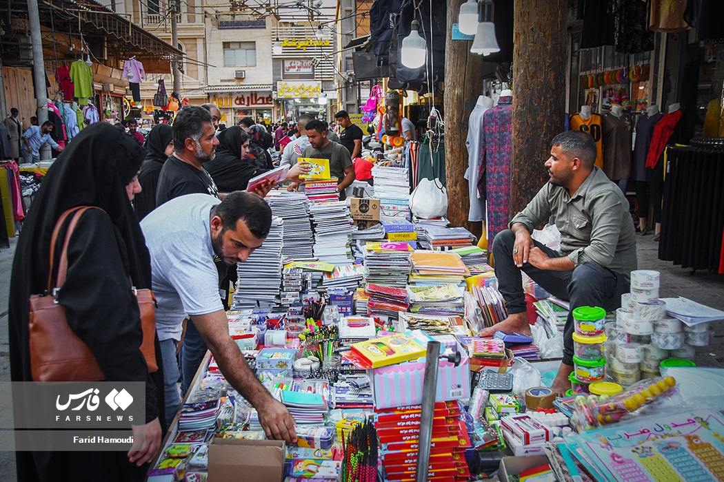 تصاویر: بازار «آبادان» در شور و شوق خرید لوازم تحریر