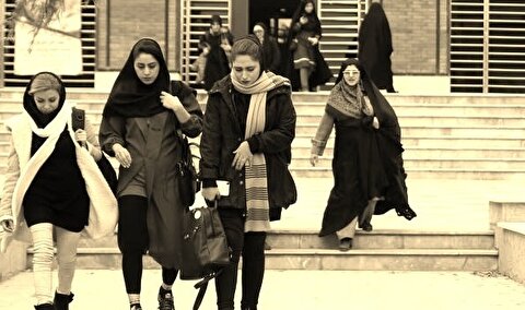 خبرگزاری حامی دولت، کمپین جرم انگاری برای بی حجابی راه انداخت: تاکنون ۱۱۲ هزار امضا جمع کردیم