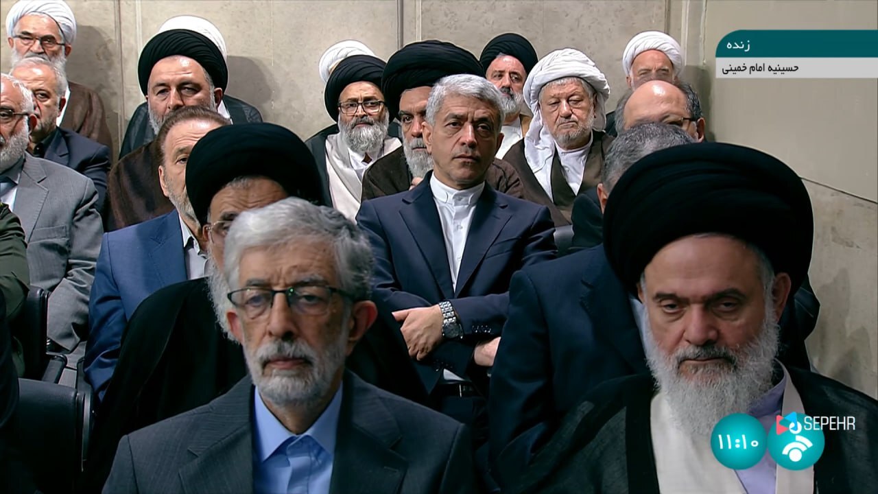 گزارش لحظه به لحظه از مراسم تنفیذ و اعطای حکم ریاست جمهوری مسعود پزشکیان توسط رهبر انقلاب گزارش لحظه به لحظه از مراسم تنفیذ و اعطای حکم ریاست جمهوری مسعود پزشکیان توسط رهبر انقلاب