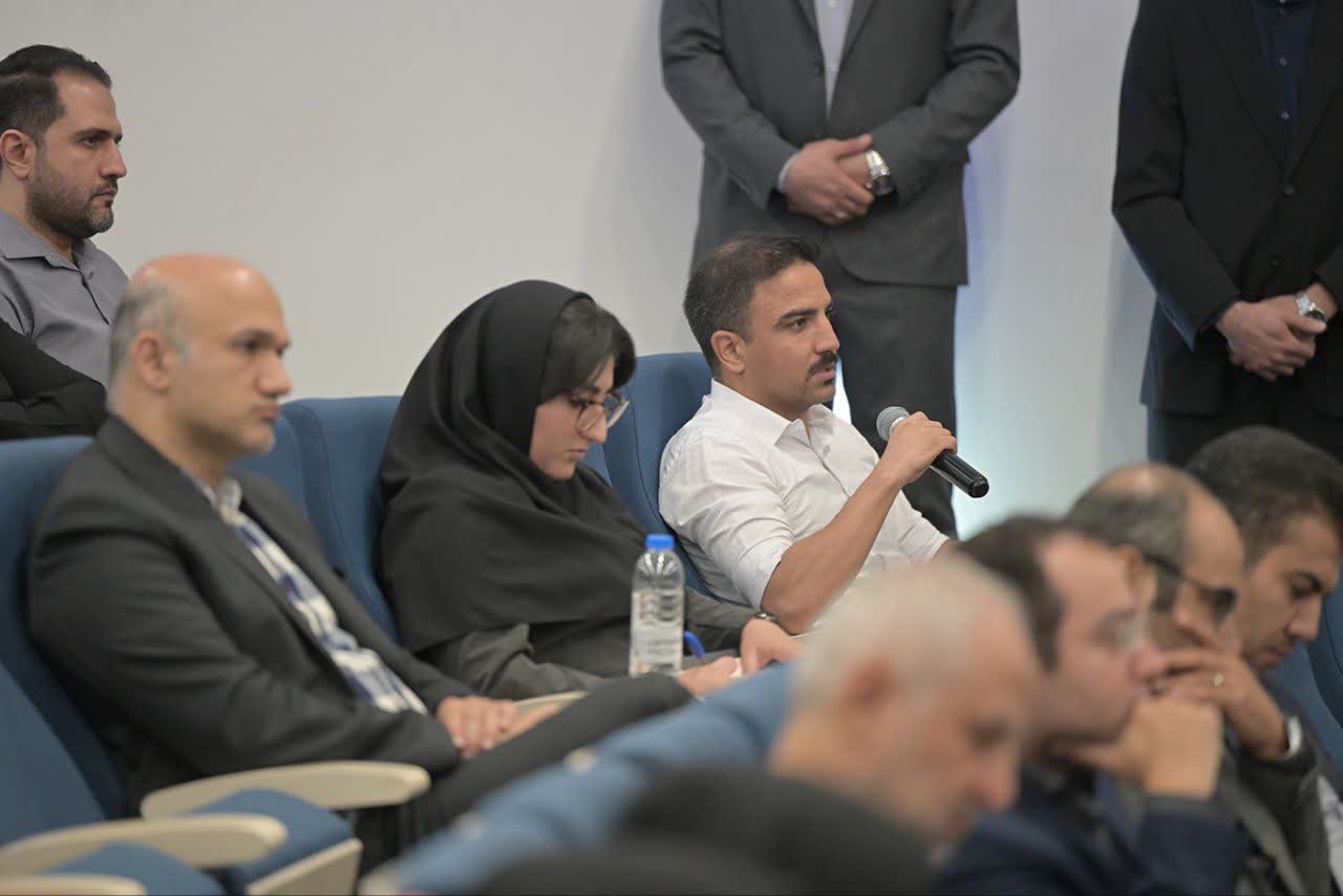 آغاز پرسش و پاسخ سهامداران در مجمع همراه اول آغاز پرسش و پاسخ سهامداران در مجمع همراه اول